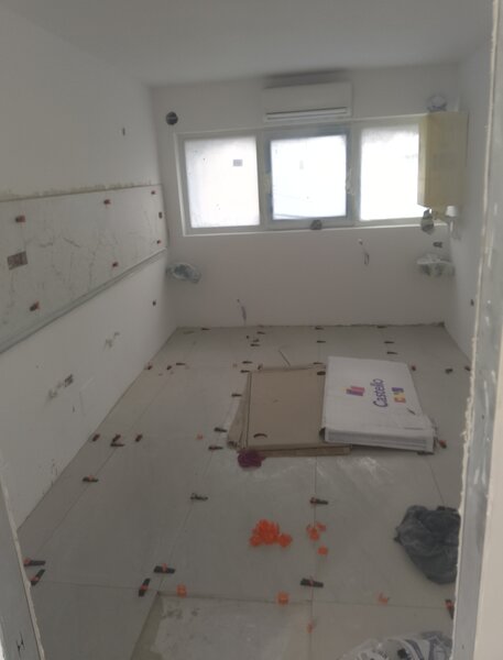 Firma constructii amenajari interioare exterioare case la rosu si la chie