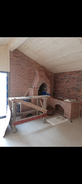 Firma constructii amenajari interioare exterioare case la rosu si la chie