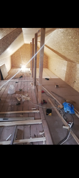 Firma constructii amenajari interioare exterioare case la rosu si la chie