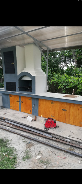 Firma constructii amenajari interioare exterioare case la rosu si la chie