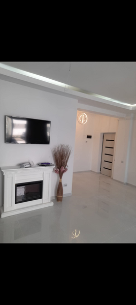 Firma constructii amenajari interioare exterioare case la rosu si la chie